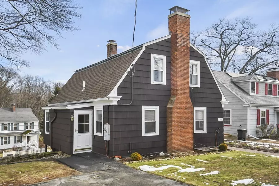 213 Woodland Avenue, Gardner, MA 01440