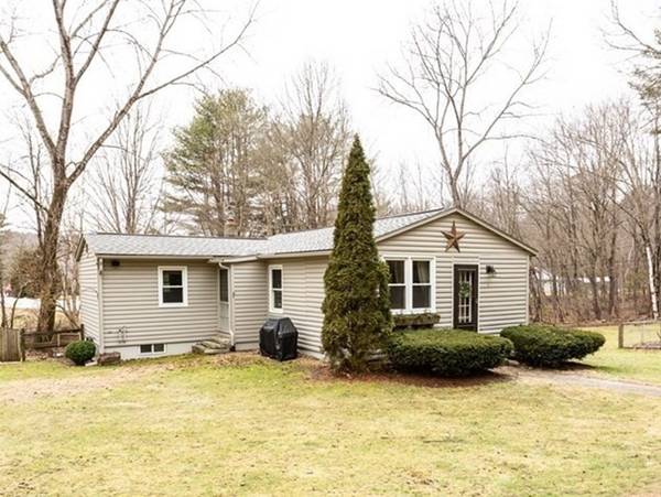 8 Juniper St, West Brookfield, MA 01585