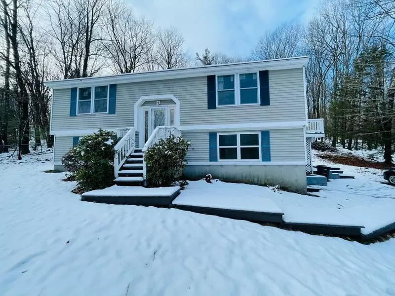 31 Ashley Dr, Gardner, MA 01440