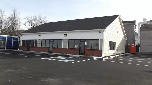 19-21 Oak Grove Ave, Fall River, MA 02723