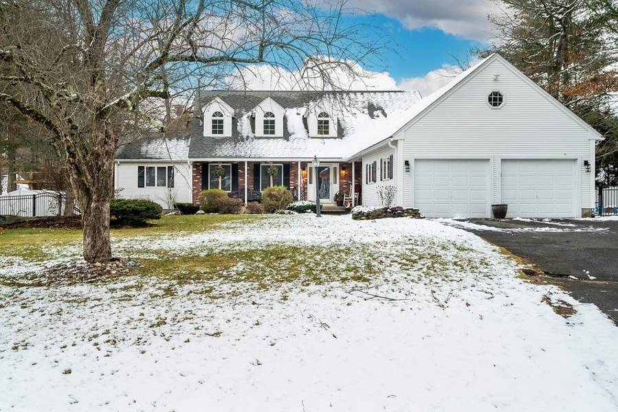 160 Millbrook Dr, East Longmeadow, MA 01028