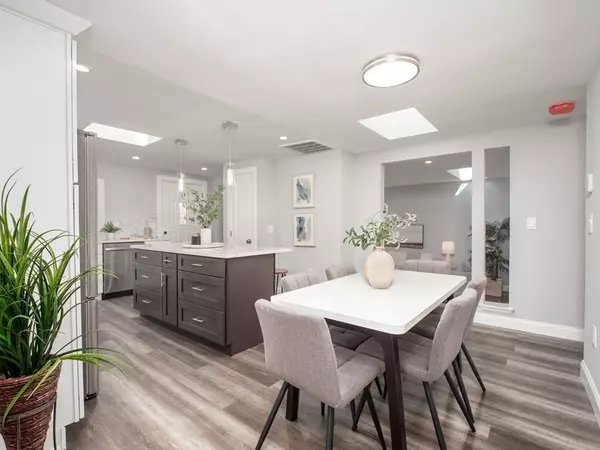 Salem, MA 01970,156 Marlborough Rd