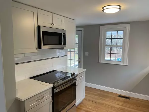 Mattapoisett, MA 02739,90 Church Street