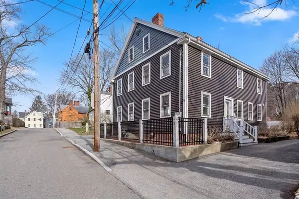 4-6 Summer St, Ipswich, MA 01938