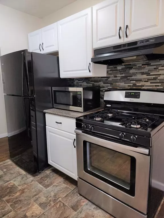 Agawam, MA 01001,77 Regency Park Drive #77