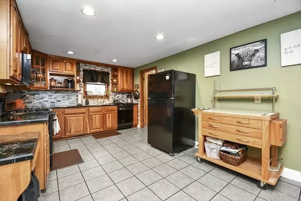 North Brookfield, MA 01535,76 Grove St