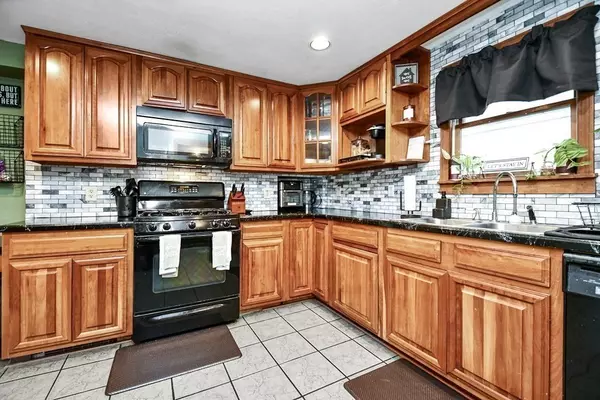 North Brookfield, MA 01535,76 Grove St