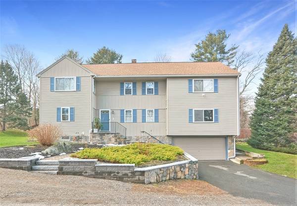 15 Overlook Rd, Avon, MA 02322