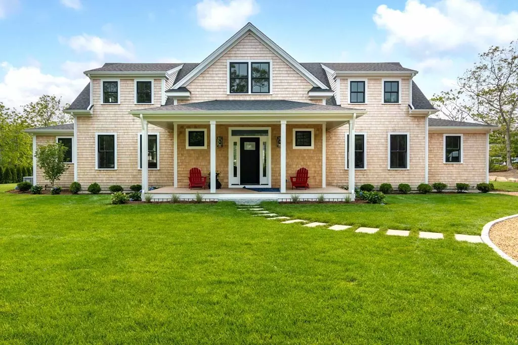 Edgartown, MA 02539,2 Bennett Way