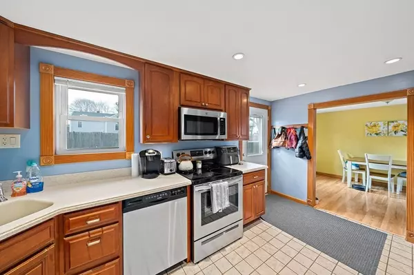 Abington, MA 02351,55 Clapp St