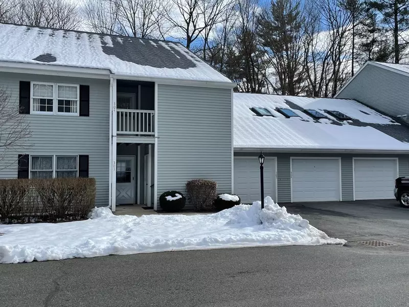 303 Country Side Rd #303, Greenfield, MA 01301