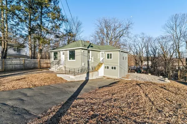 West Springfield, MA 01089,20 Clara St