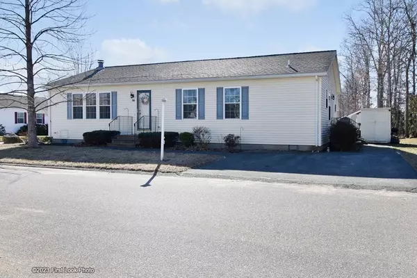 205 Songbird, Tiverton, RI 02878