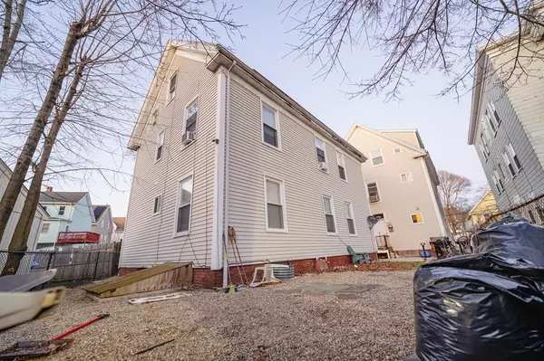 46 Bulfinch St, Lynn, MA 01904
