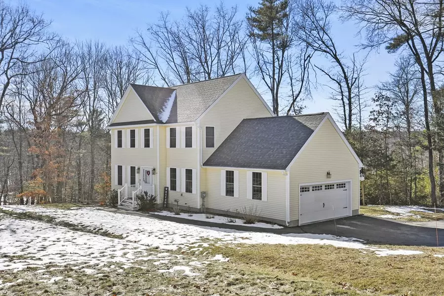 48 Appleblossom Dr, Ayer, MA 01432