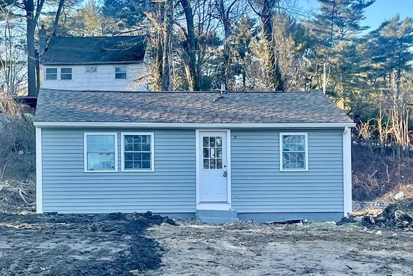 43 Beechwood Ave, Lakeville, MA 02347