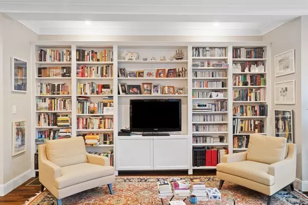 Brookline, MA 02446,14 Fairbanks St #1