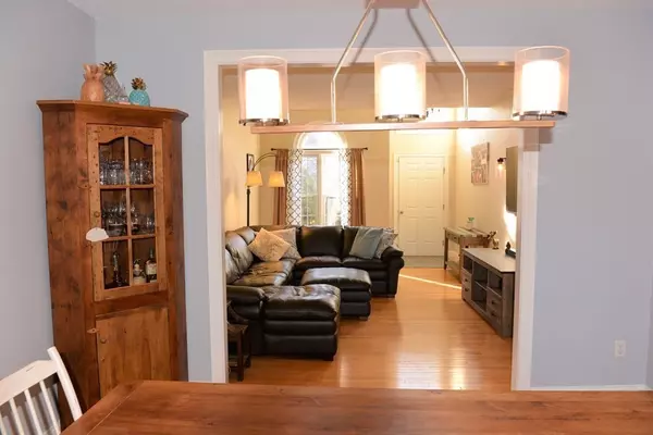 Upton, MA 01568,13 Knowlton Cir #13