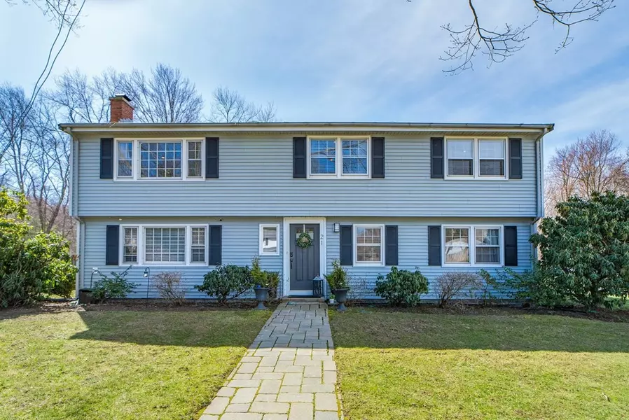 21 Longmeadow Rd, Medfield, MA 02052