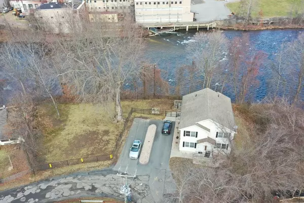 Agawam, MA 01001,2-4 Moore