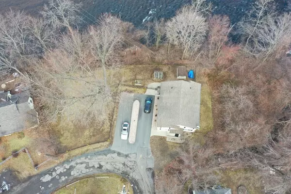 Agawam, MA 01001,2-4 Moore