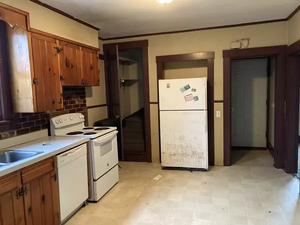 Southbridge, MA 01550,152 Chapin St