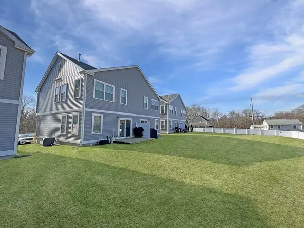 Swansea, MA 02777,5 Knights Way #5