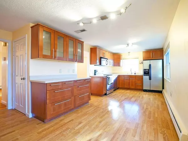 77 Saco St #77, Newton, MA 02464