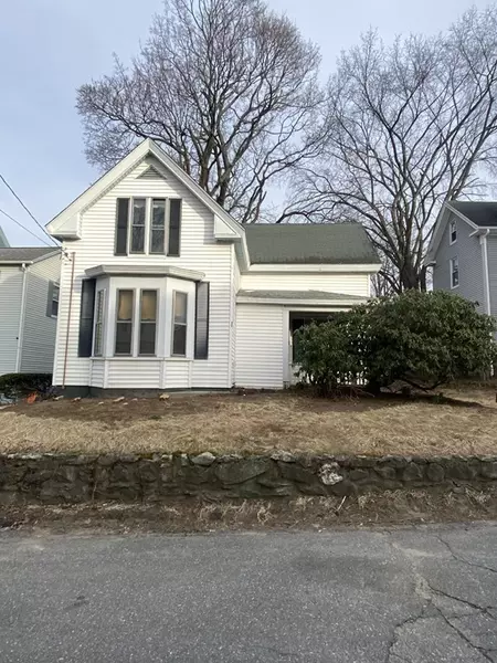 25 Pearl St, Clinton, MA 01510