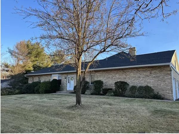 19 Castle Hill Road #A, Agawam, MA 01001