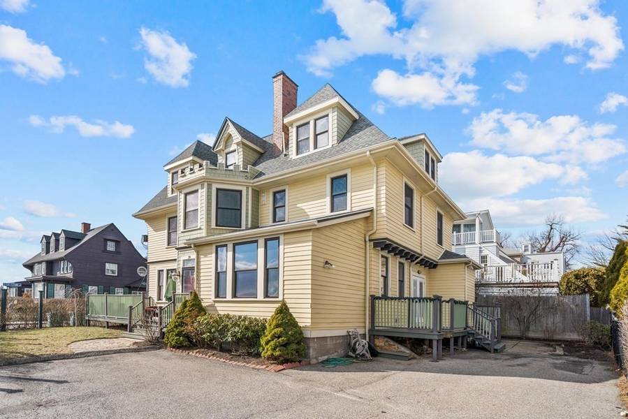 39 Lynn Shore Dr, Lynn, MA 01902