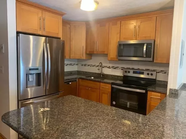 655 Sawmill Brook Parkway #18, Newton, MA 02459