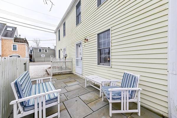 Provincetown, MA 02657,36 Pleasant Street #3