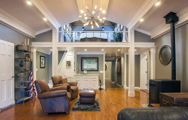 Hopkinton, NH 03229,295 Stumpfield Road