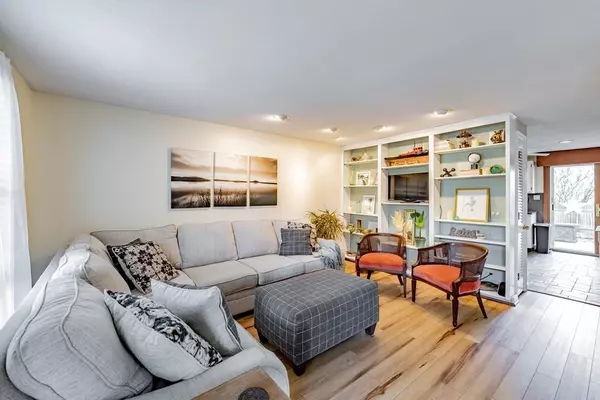 Agawam, MA 01001,74 Corey Colonial #74