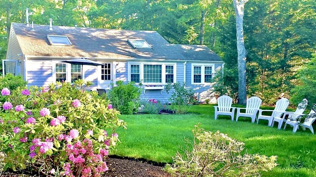 10 Wharf Ave, Mashpee, MA 02649