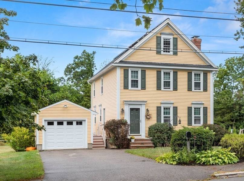 35 Oakland Street, Amesbury, MA 01913