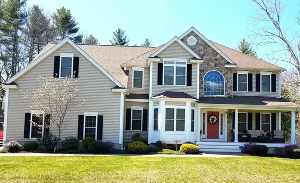 19 Shea Cir, Mansfield, MA 02048