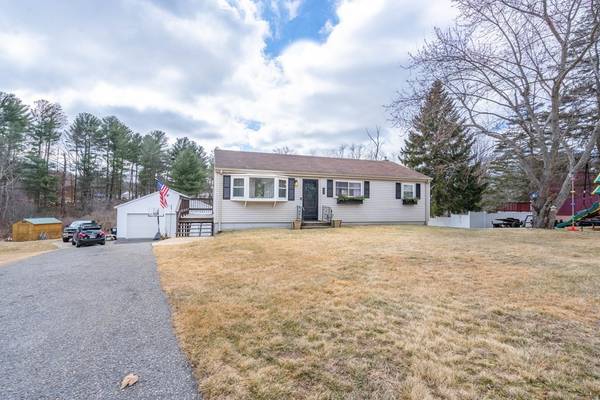 33 Old Farm Rd, Spencer, MA 01562