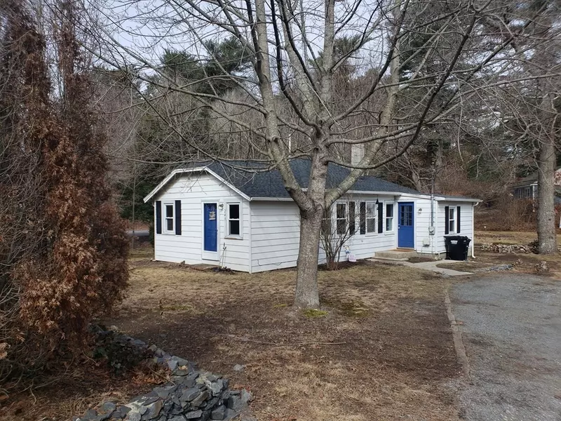 249 Carver Rd, Plymouth, MA 02360