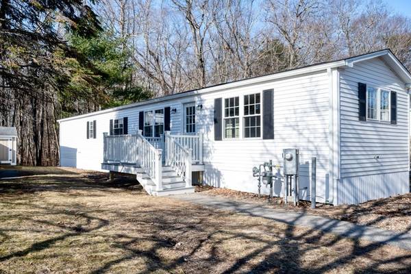 7 Baywood Street,  Rockland,  MA 02370