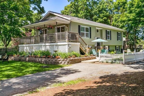 111 Wompatuck Rd, Hingham, MA 02043