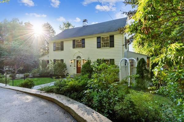 14 Benvenue Street, Wellesley, MA 02482