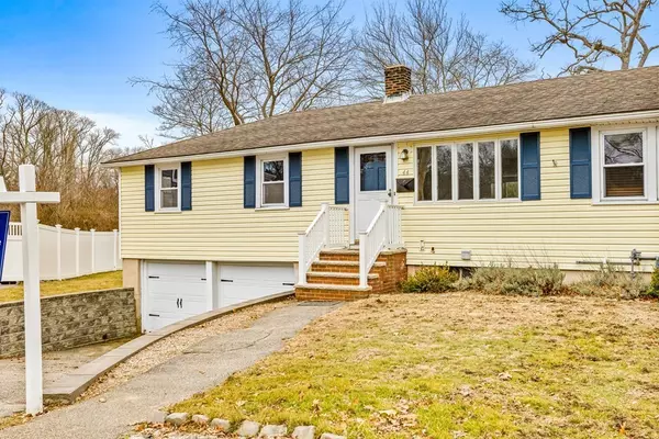 44 Rhodes Circle #44, Hingham, MA 02043