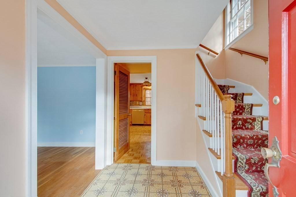 Needham, MA 02492,9 Melvern Road