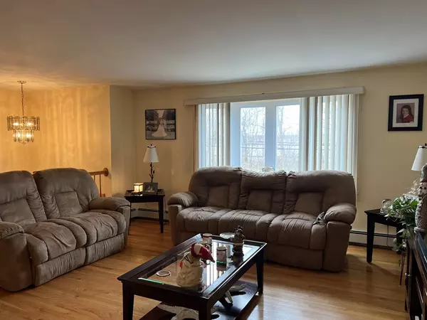 Fall River, MA 02720,3735 N Main St