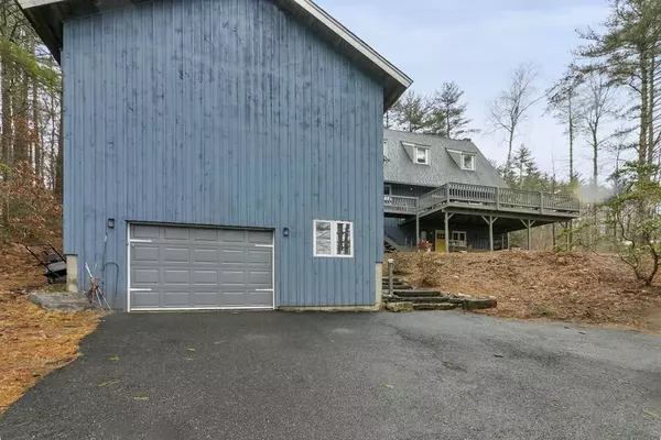 Pelham, MA 01002,10 Bray Ct