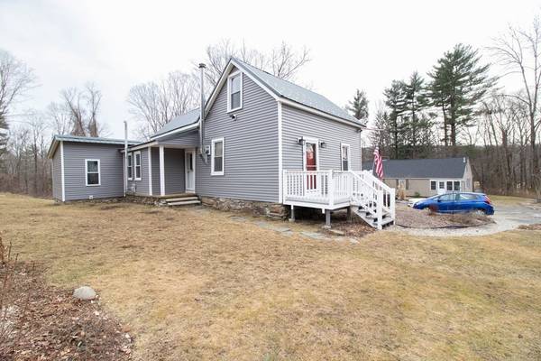 12 Laflamme Ln, Sturbridge, MA 01518