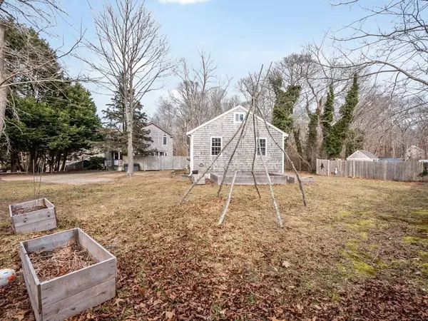 Eastham, MA 02642,584 Massasoit Rd #584