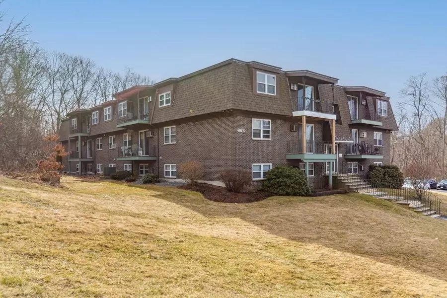 668 Robbins Ave #14, Dracut, MA 01826